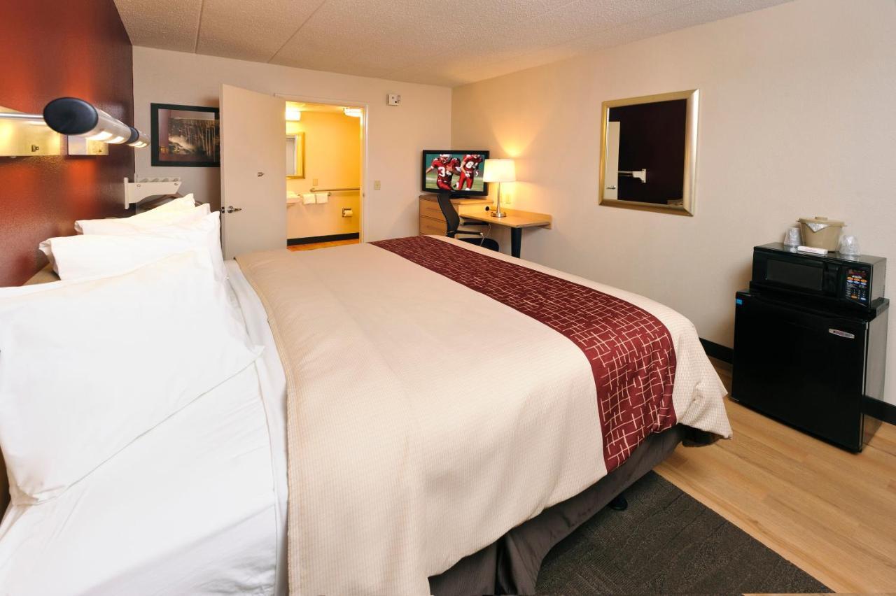 Red Roof Inn Detroit - Воррен Екстер'єр фото